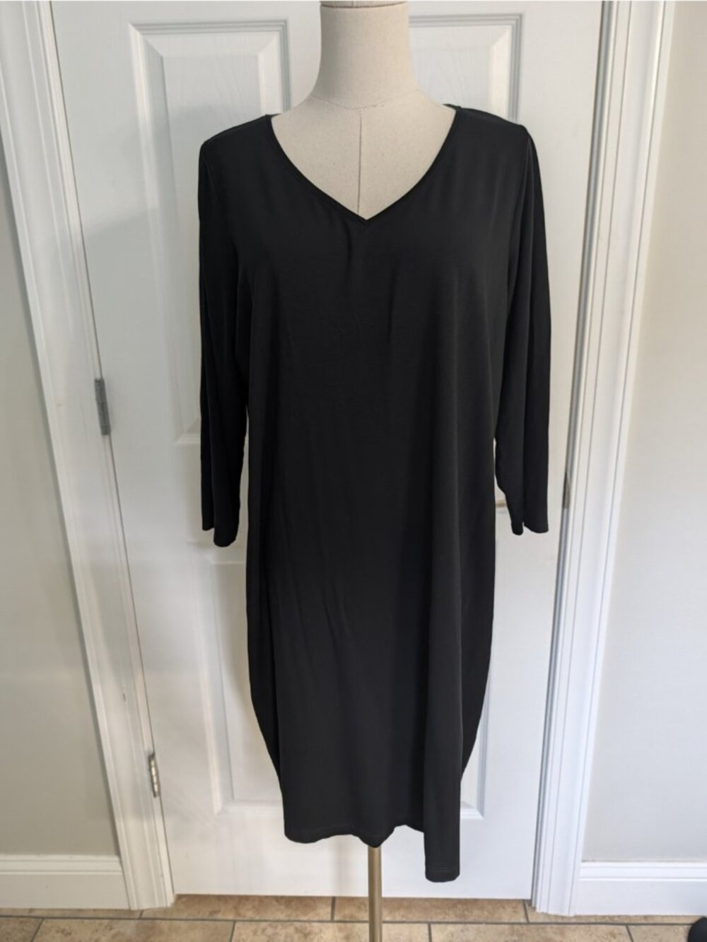 EILEEN FISHER Stretch TENCEL Jersey V-Neck Black Dress Women Size L 3/4 Sleeve
